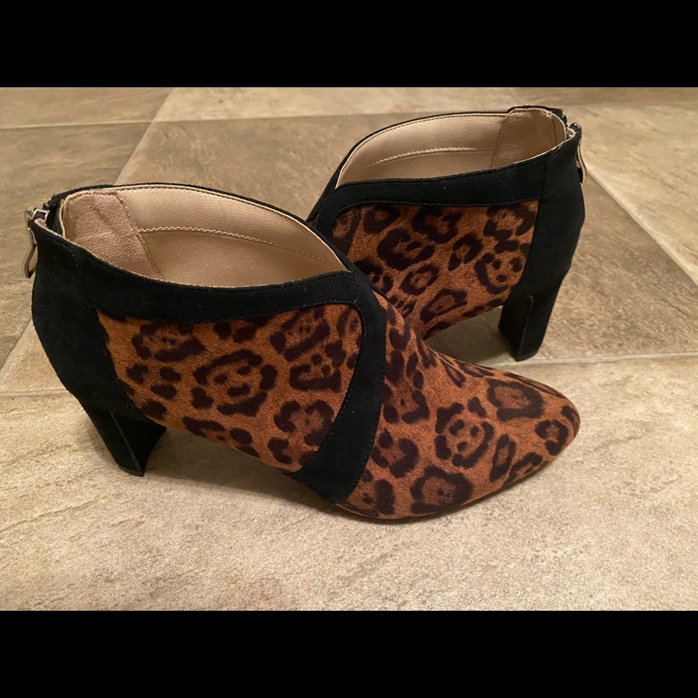 Life stride Women’s Bootie Size 9